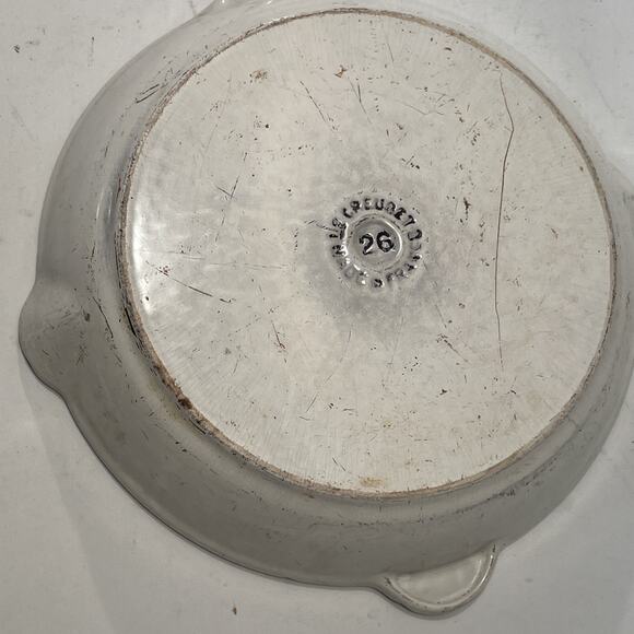 Vtg Le Creuset Enameled Cast Iron Skillet 26 White 10 1/2 " Dual Pour Spout - Picture 4 of 8